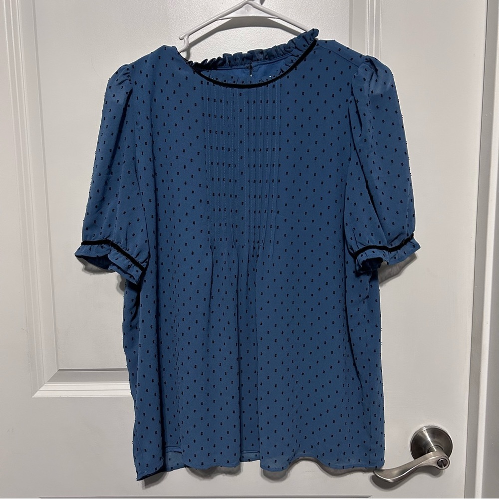LOFT Blue & Black Polka Dot Ruffled Collar Short Sleeve Summertime Blouse